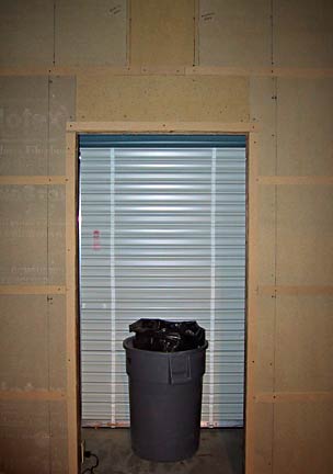 9916_airlock_garbage