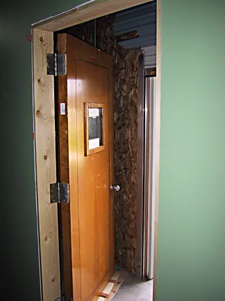 9960_hung_door