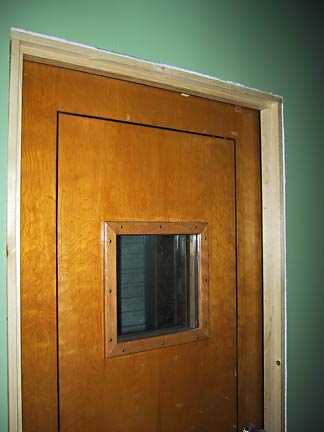 9963_airlock_door