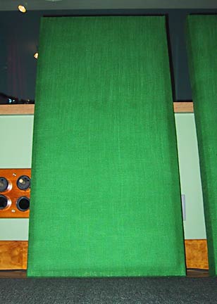 a08_green_panels