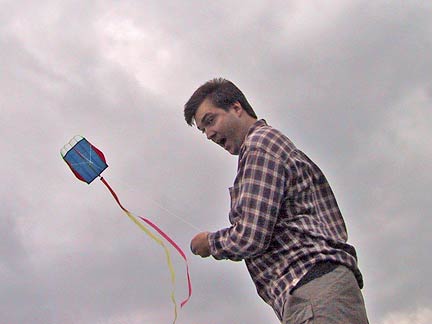 rob_flies_kite